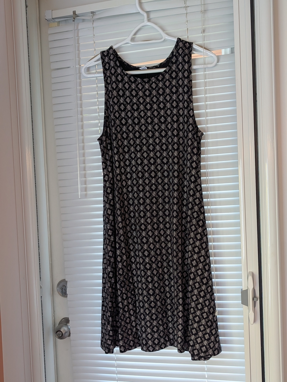 Old Navy Black and White Geometric Sleeveless Dress